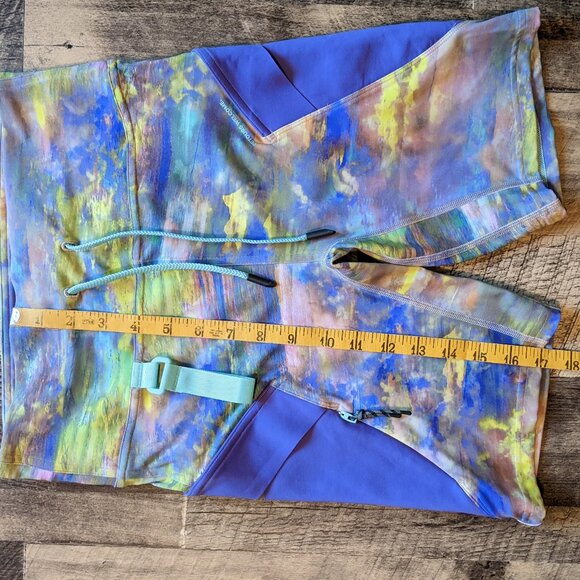 Lululemon Cargo Super-High-Rise Hiking Shorts Tie Dye Rock Climbing - Picture 5 of 6